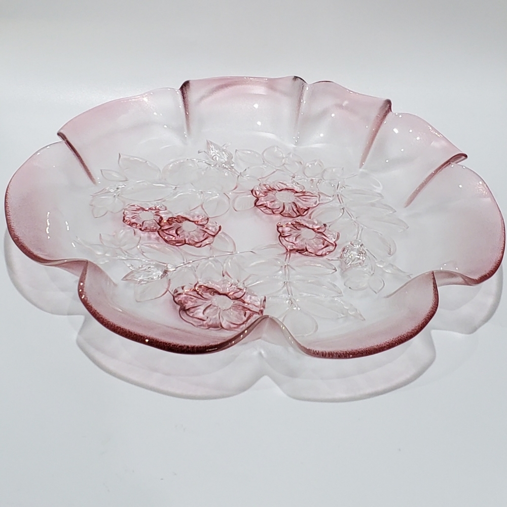 13" 🇩🇪 Crystal Pink Roses 3 Toed Ruffled Edge Satin Serving Platter by Mikasa - Picture 10 of 13